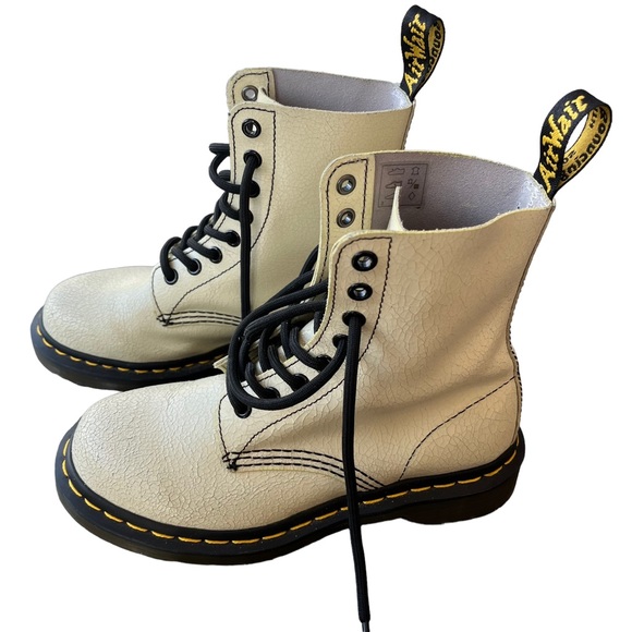 DR. MARTENS Pascal 8 Eyelet Cream Crackle Leather Combat Boots Docs Size US W 5 - Picture 11 of 13
